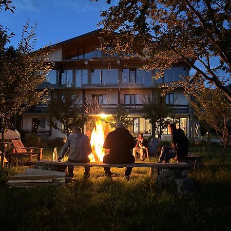 Beko'S Garden Inn Местия Экстерьер фото