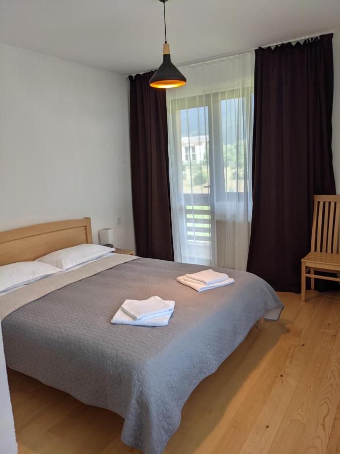 Beko'S Garden Inn Местия Экстерьер фото
