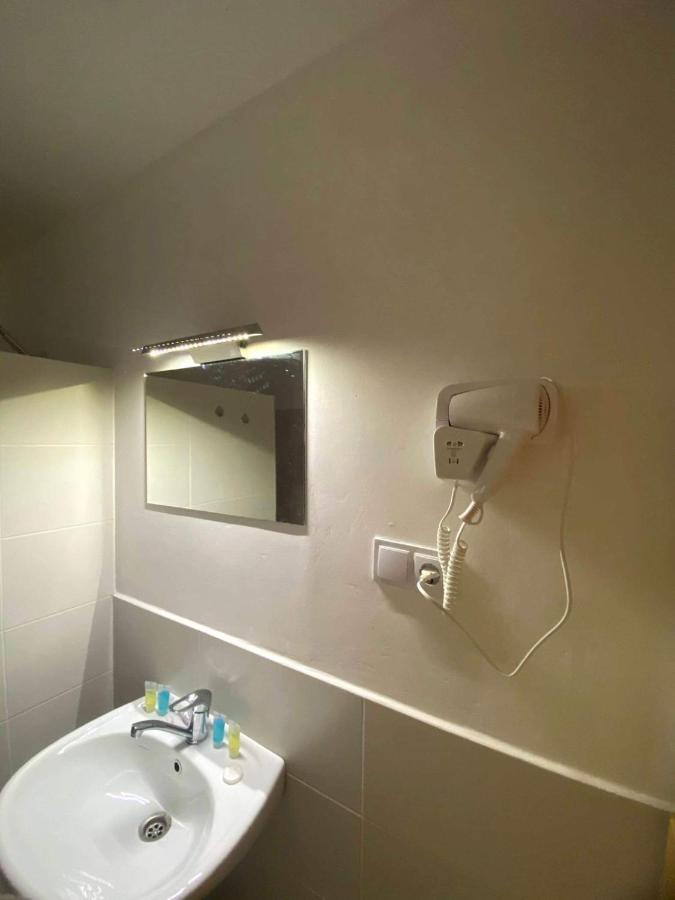 Beko'S Garden Inn Местия Номер фото