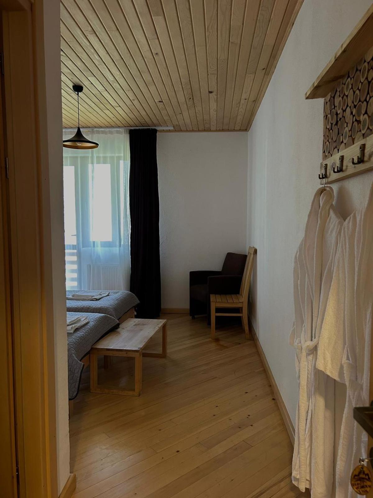 Beko'S Garden Inn Местия Экстерьер фото