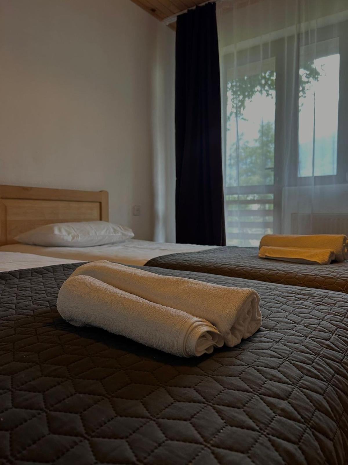 Beko'S Garden Inn Местия Экстерьер фото