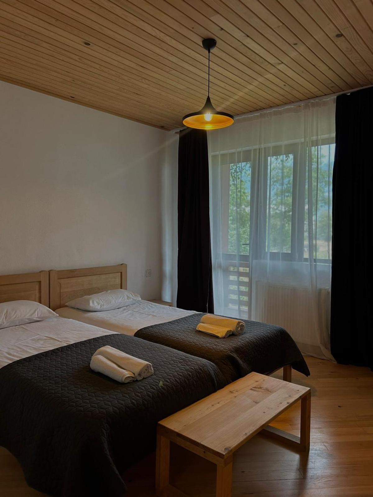 Beko'S Garden Inn Местия Экстерьер фото
