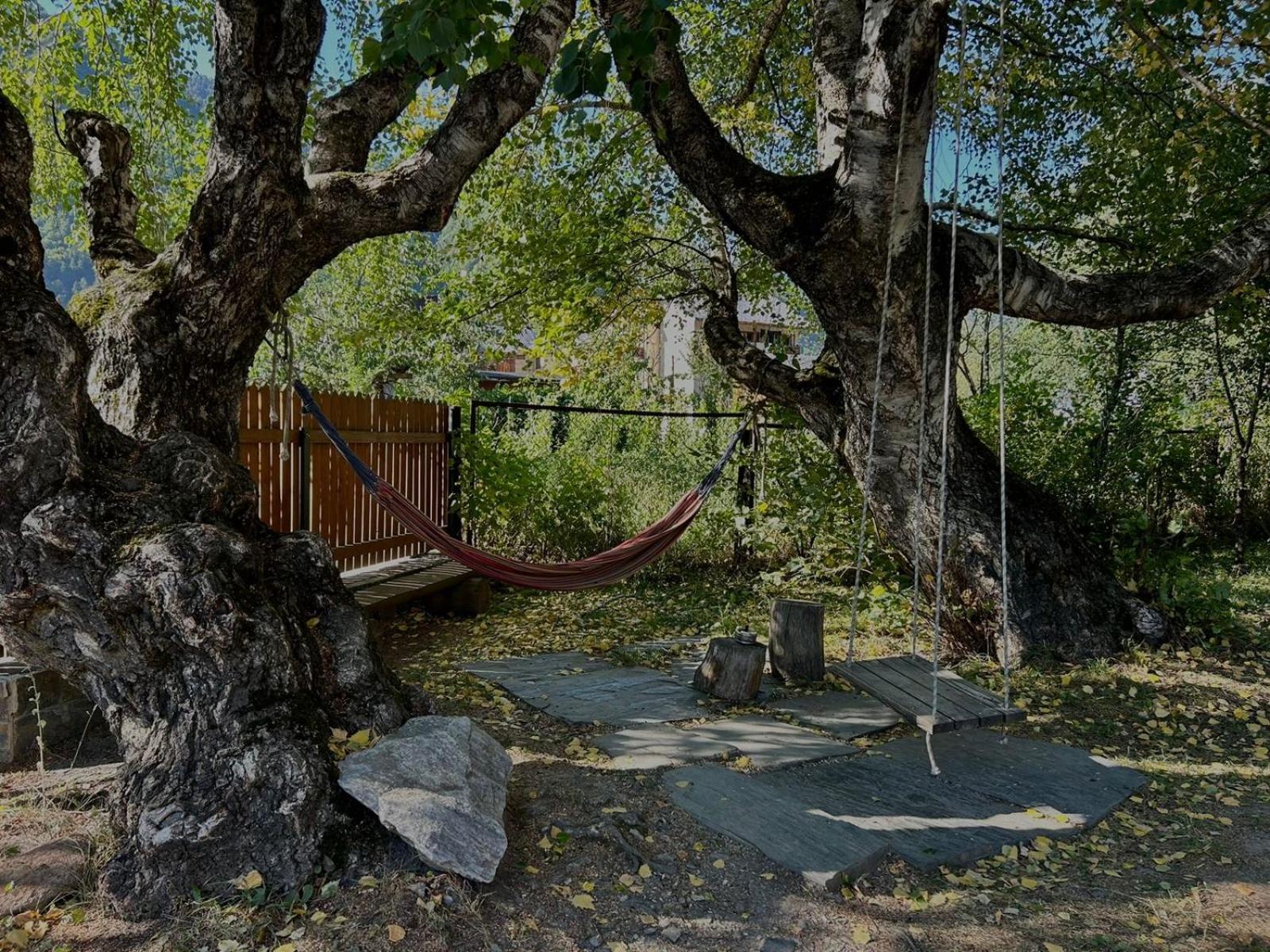 Beko'S Garden Inn Местия Экстерьер фото