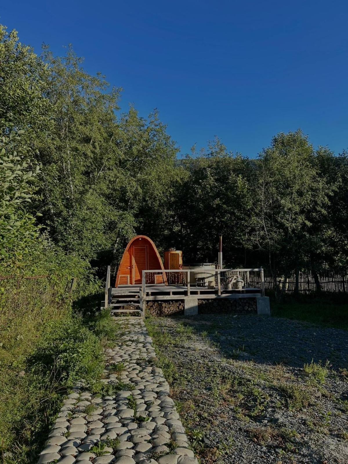 Beko'S Garden Inn Местия Экстерьер фото