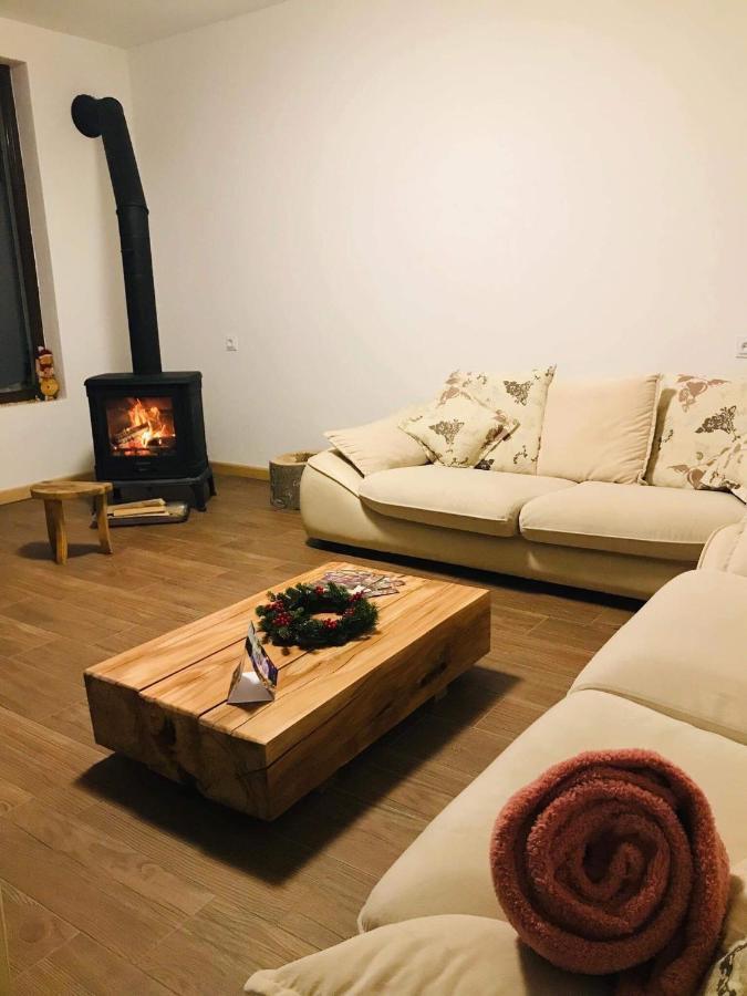Beko'S Garden Inn Местия Экстерьер фото